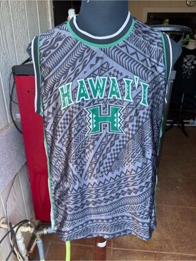 University Of Hawaii Rainbow Warriors Tank Top Men’s Medium Tribal Design